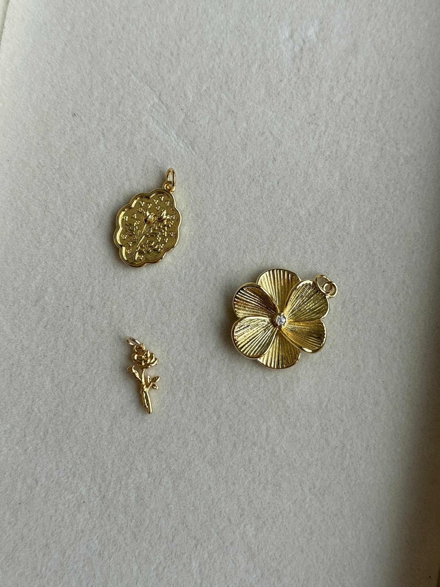 Le Fleur Charm