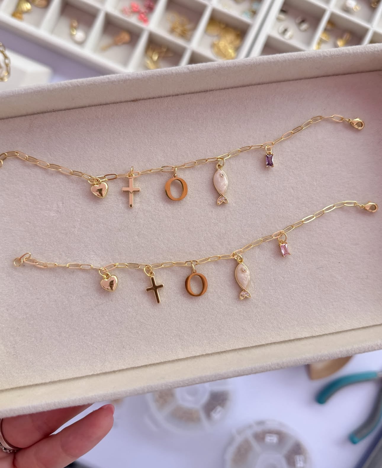 No. 7 — Classic Oval Link Bracelet